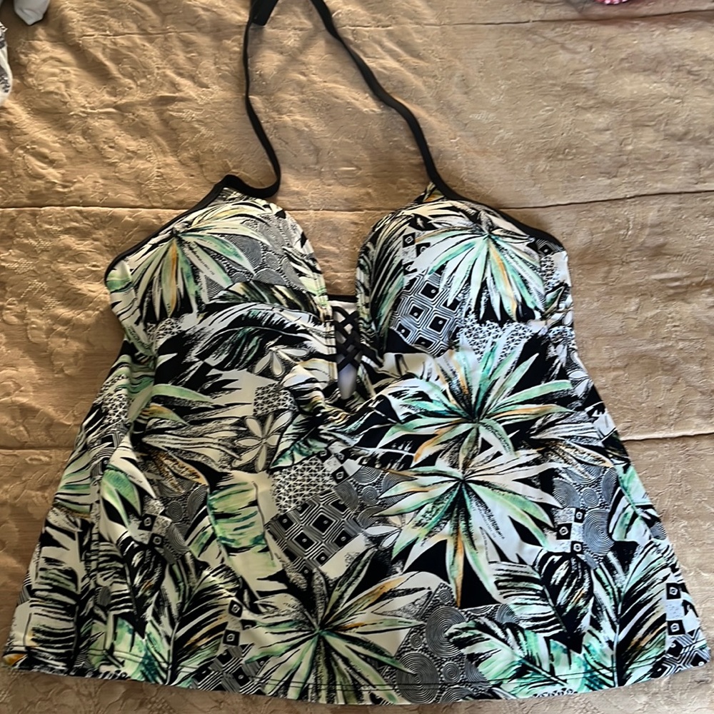 **LAST CHANCE** Kenneth Cole swim top